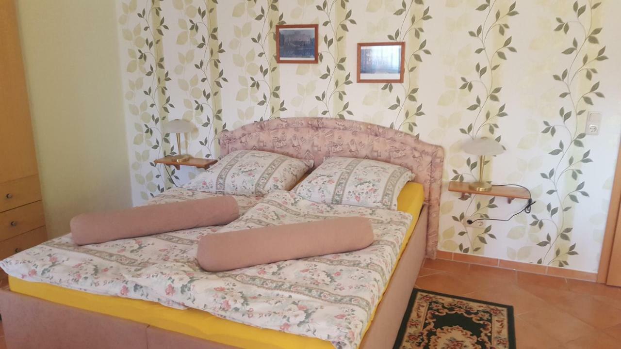 Ferienwohnung "Am Fechtertor- Eingang Zum Schlosspark" Putbus Eksteriør billede